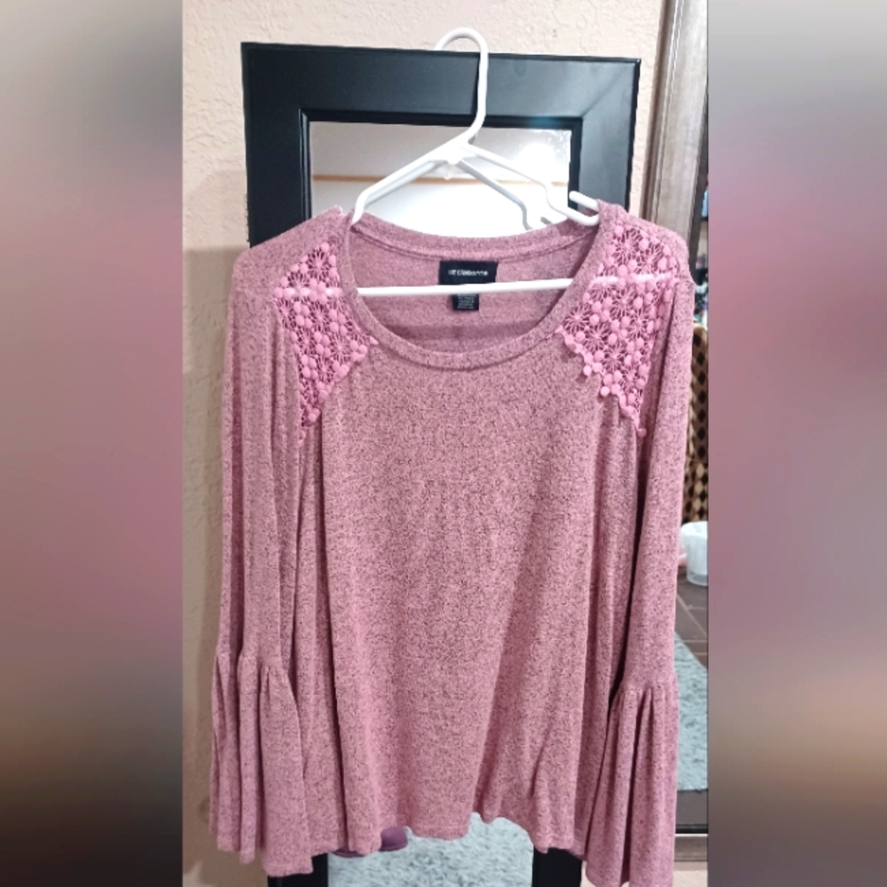 Flare sleeved blouse